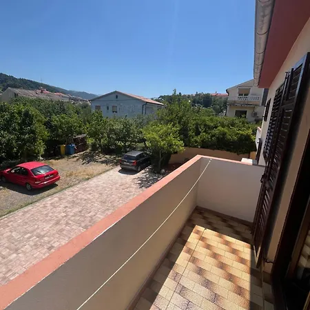 Apartments&rooms Pahljina 3*