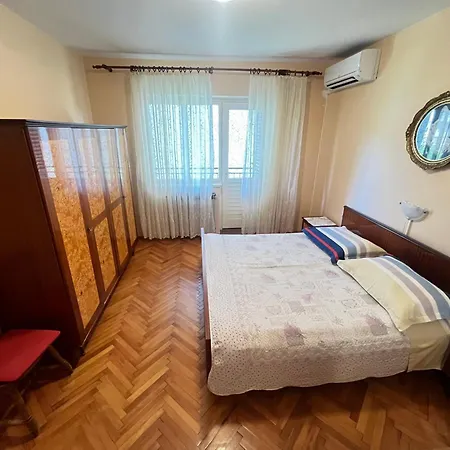Guest house Apartments&rooms Pahljina Rab Town
