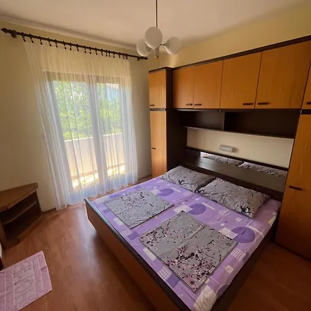 Apartments&rooms Pahljina