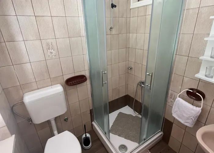 Apartments&rooms Pahljina 3* Rab Town