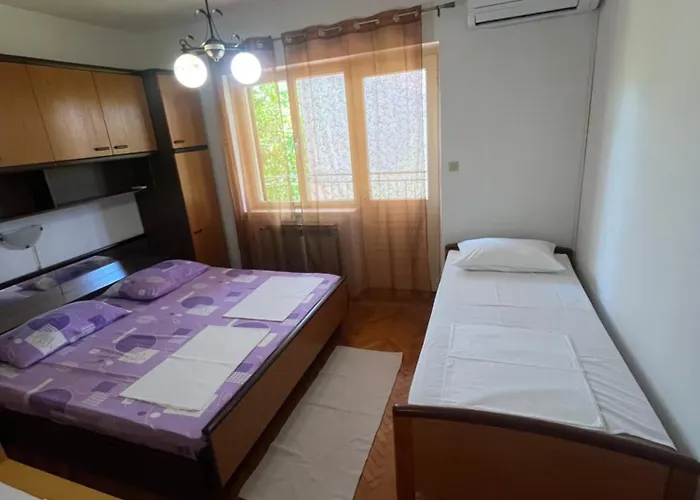Apartments&rooms Pahljina Guest house Rab Town