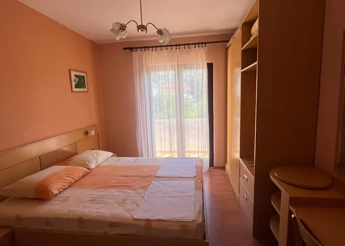 Apartments&rooms Pahljina Rab Town