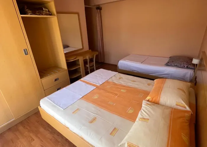 Apartments&rooms Pahljina 3* Rab Town