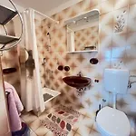 Apartments&rooms Pahljina 게스트하우스 3*