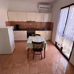 Apartments&rooms Pahljina 게스트하우스 3*