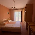 Apartments&rooms Pahljina 라브
