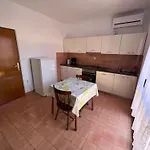 게스트하우스 Apartments&rooms Pahljina 3*
