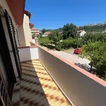 Apartments&rooms Pahljina 3* ראב