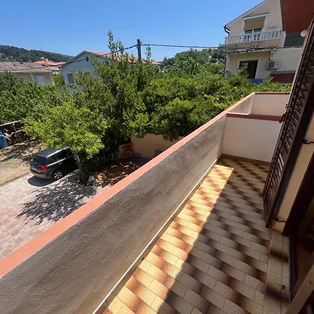 Apartments&rooms Pahljina 3* Раб